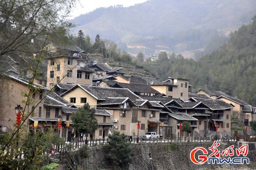 【網(wǎng)絡(luò )媒體走轉改】“溫暖中國”路上：三段故事繪出一個(gè)信念