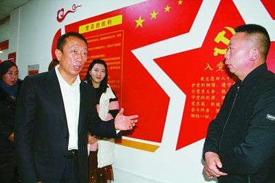 黃久生代表：讓家鄉人民在奔小康路上不掉隊